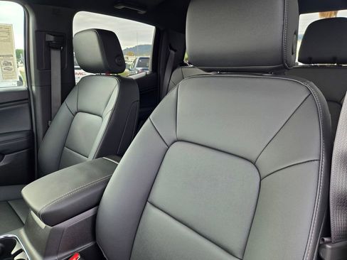 New 2026 GMC Canyon Elevation w/ Convenience Package image 16