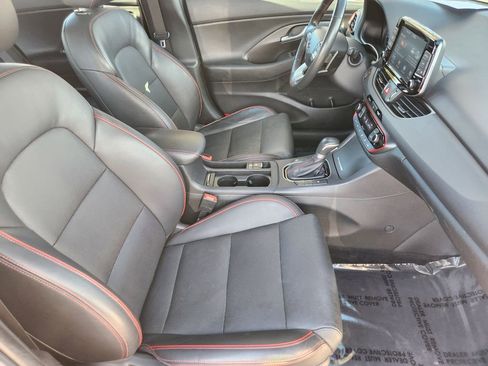 Used 2018 Hyundai Elantra GT Sport image 17