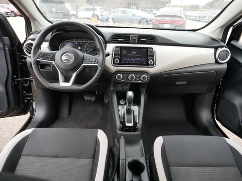 Used 2021 Nissan Versa SV image 21