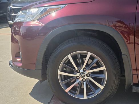 Used 2017 Toyota Highlander XLE FWD image 14