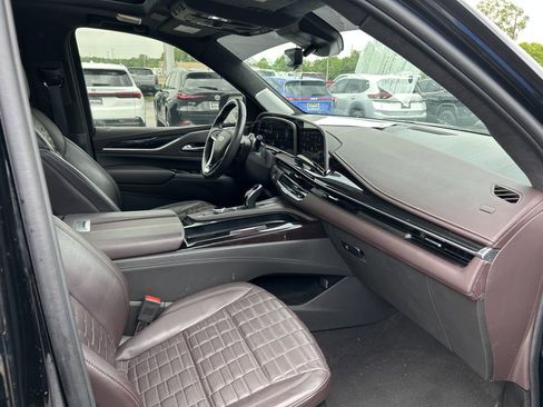 Used 2023 Cadillac Escalade Sport Platinum w/ LPO, ONYX Package AWD/4WD image 13