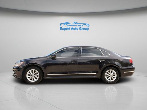 Used 2017 Volkswagen Passat 1.8T S image 2