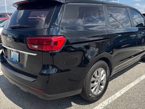 Used 2020 Kia Sedona L FWD image 3