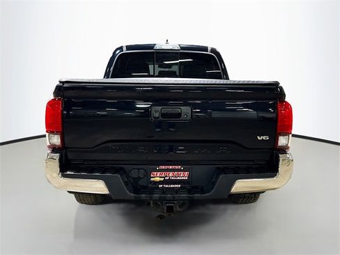 Used 2019 Toyota Tacoma TRD Off-Road image 8