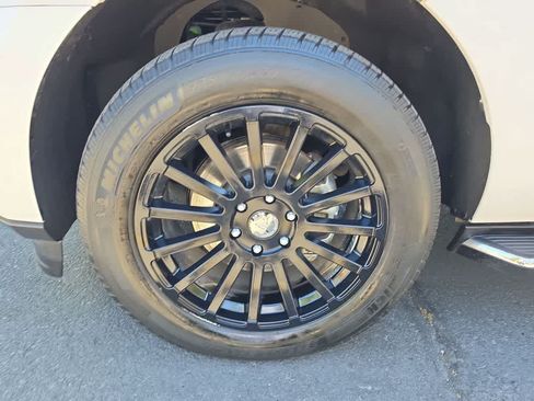 Used 2018 Ford Expedition Max XLT w/ Equipment Group 202A AWD/4WD image 10