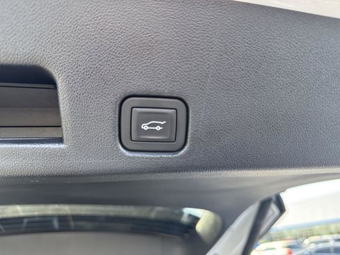 Used 2025 Buick Enclave Avenir w/ Super Cruise Package AWD/4WD image 17