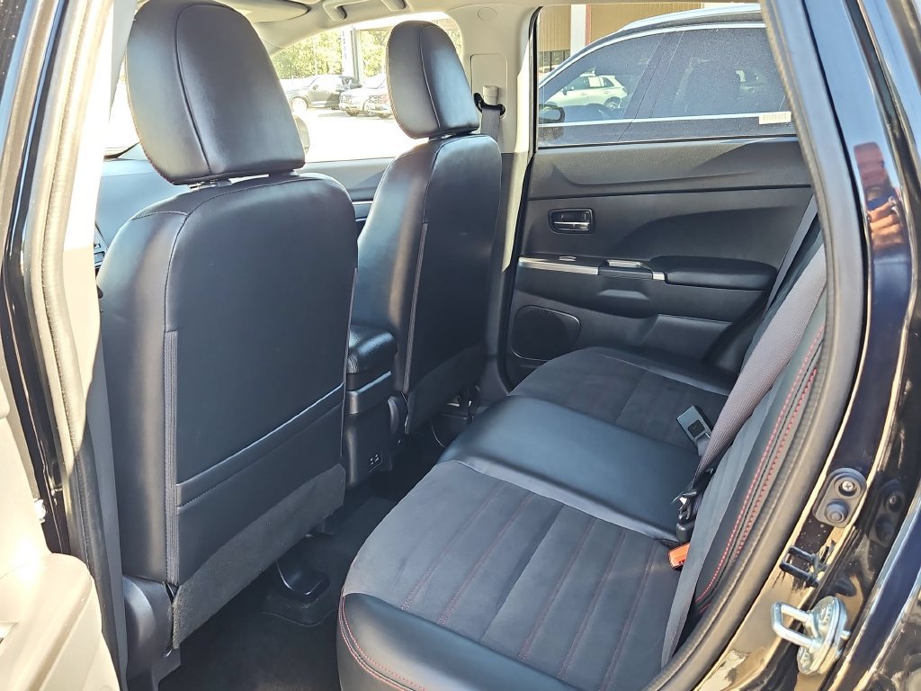 Used 2025 Mitsubishi Outlander Sport SE AWD/4WD image 25