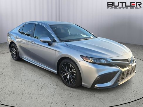 Certified 2024 Toyota Camry SE FWD image 8