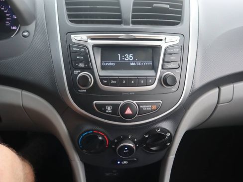 Used 2017 Hyundai Accent SE FWD image 29