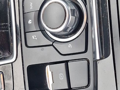 Used 2018 MAZDA MAZDA3 Touring image 41