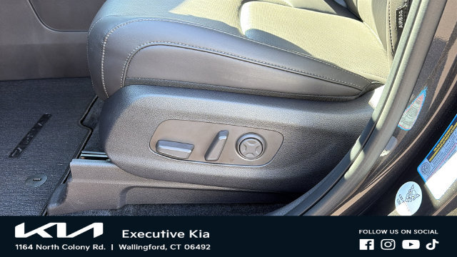 Certified 2026 Kia Carnival FWD image 11