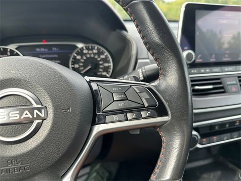 Used 2023 Nissan Altima 2.5 SR image 22