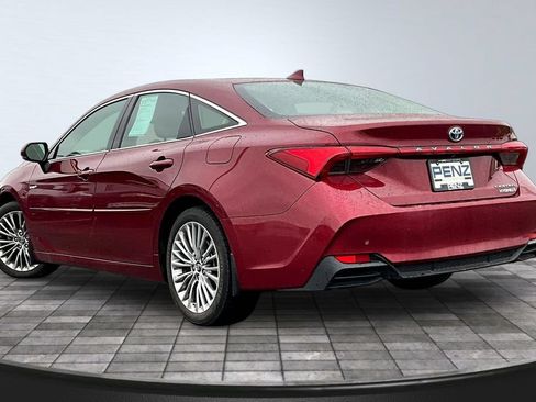 Used 2019 Toyota Avalon Limited w/ Advanced Safety Package FWD image 4