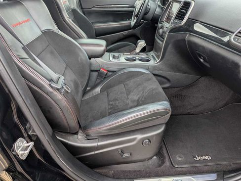 Used 2018 Jeep Grand Cherokee Trailhawk AWD/4WD image 19