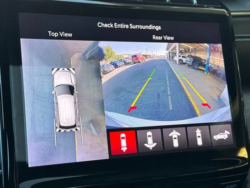 Used 2024 Jeep Grand Cherokee L Limited w/ Luxury Tech Group II image 18