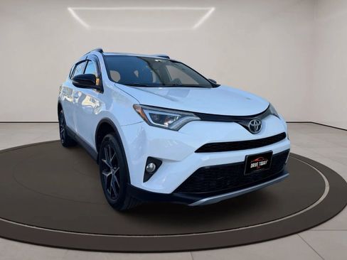 Used 2016 Toyota RAV4 SE FWD image 2