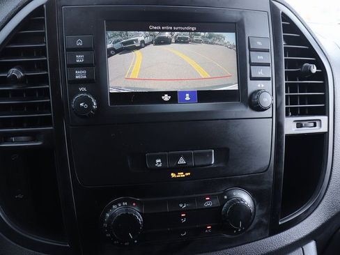 Used 2021 Mercedes-Benz Metris image 32
