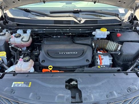 Used 2019 Chrysler Pacifica Touring-L w/ S Appearance Package FWD image 33