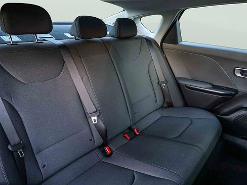 Certified 2025 Kia K4 FWD image 23