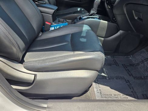 Used 2018 Nissan Rogue SL FWD image 52