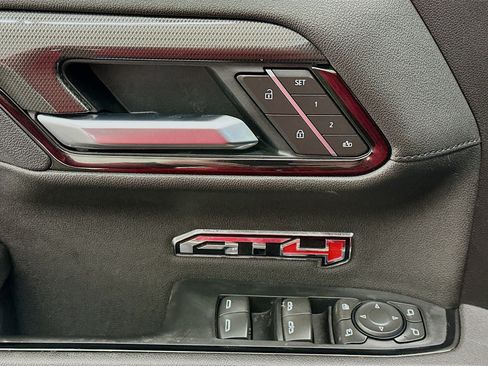 Used 2025 GMC Sierra 1500 AT4 image 15