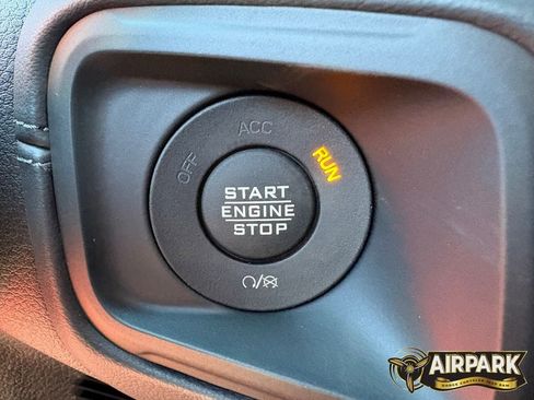 New 2026 Jeep Wrangler Unlimited Rubicon AWD/4WD image 19