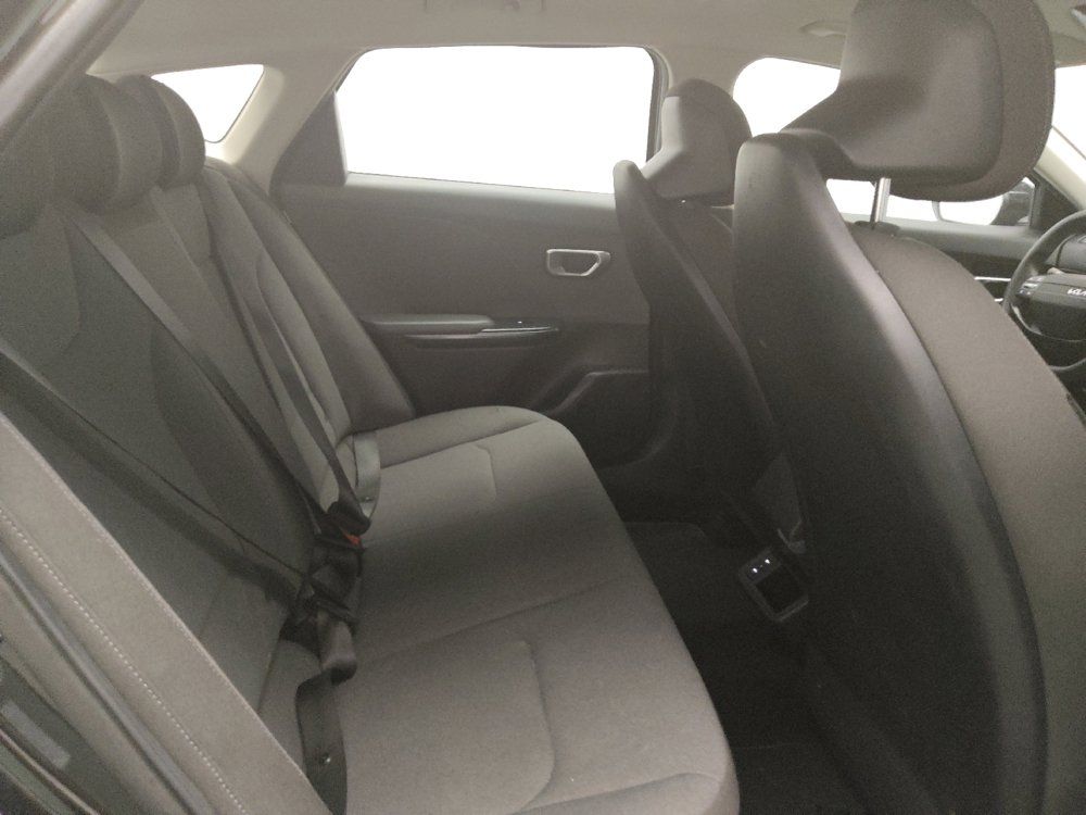 Used 2025 Kia K4 FWD image 19