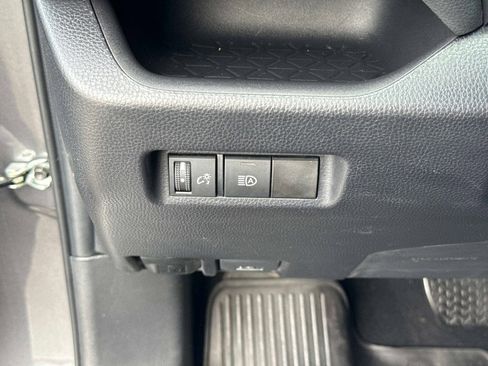 Used 2024 Toyota RAV4 XLE AWD/4WD image 32