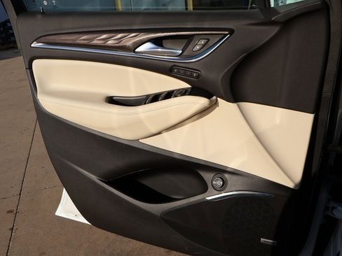 Used 2023 Buick Enclave Avenir w/ Avenir Technology Package image 39