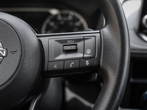 Used 2023 Nissan Rogue SV FWD image 18