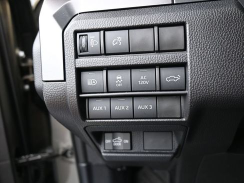 Used 2025 Toyota Tacoma TRD Off-Road w/ TRD Off Road Premium Package AWD/4WD image 40