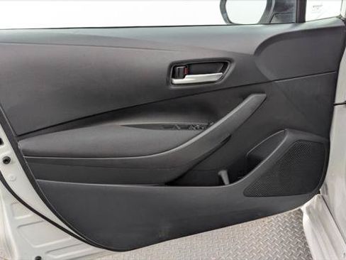 Used 2021 Toyota Corolla LE FWD image 13