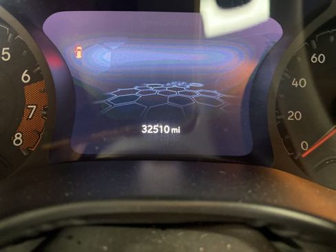 Used 2025 Jeep Compass Trailhawk image 2