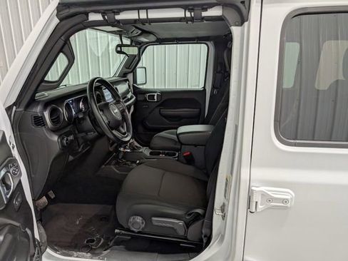 Used 2022 Jeep Wrangler Unlimited Sport image 12