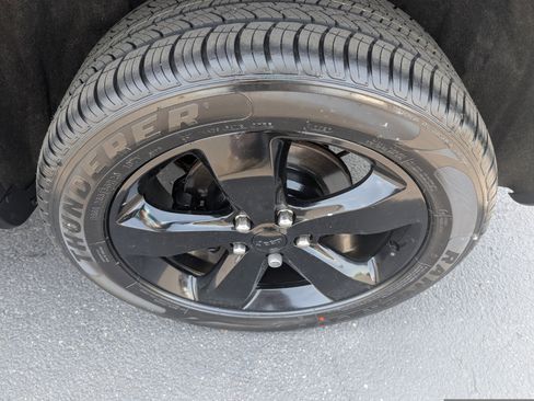 Used 2015 Jeep Grand Cherokee Altitude AWD/4WD image 9