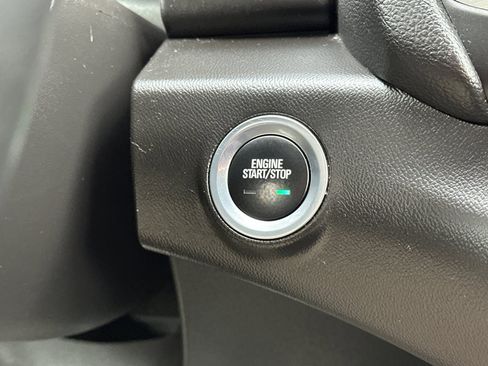 Used 2024 GMC Terrain SLT image 29