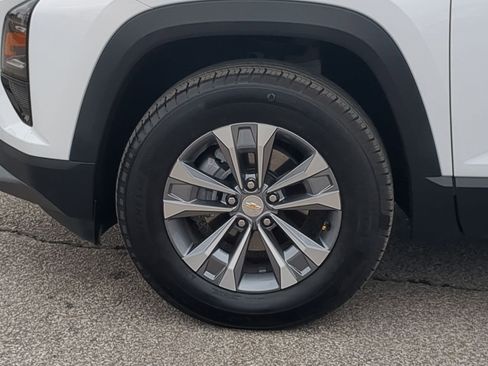 Used 2026 Chevrolet Equinox LT w/ Convenience Package II image 11