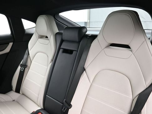 Used 2025 Porsche Panamera image 6