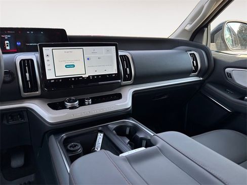 New 2025 Ford Expedition Max Active image 11