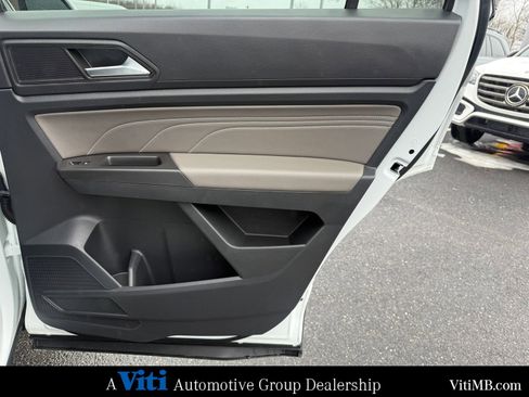 Used 2023 Volkswagen Atlas Cross Sport SE w/ Panoramic Sunroof Package image 26