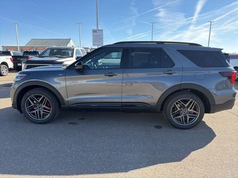 New 2026 Ford Explorer ST-Line w/ ST-Line Street Pack image 3