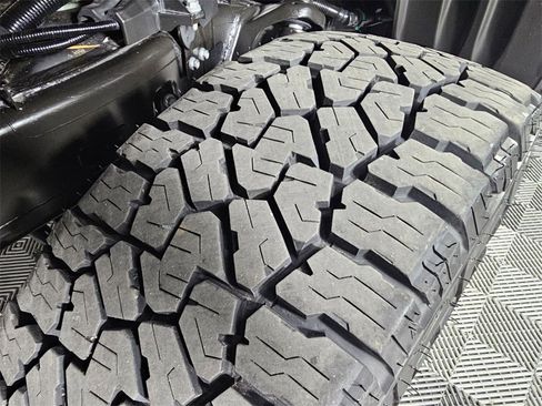 Used 2024 Toyota Tundra Limited image 15