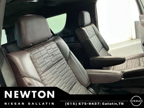 Used 2021 Cadillac Escalade ESV Sport Platinum RWD image 22