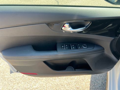 Certified 2023 Kia Forte GT-Line w/ GT-Line Premium Package FWD image 19
