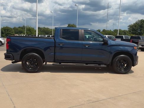Used 2020 Chevrolet Silverado 1500 Custom w/ Custom Value Package AWD/4WD image 9