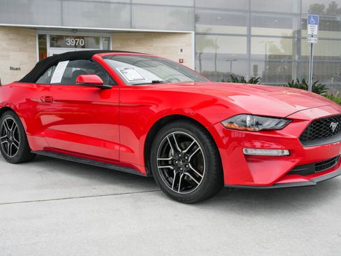 Used 2020 Ford Mustang Premium image 5