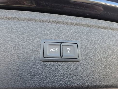 Used 2018 Audi Q5 2.0T Premium Plus w/ Premium Plus Package image 17