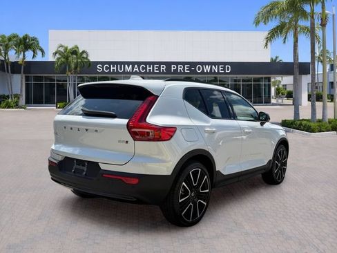 Certified 2024 Volvo XC40 B5 Ultimate w/ Protection Package Premier AWD/4WD image 7