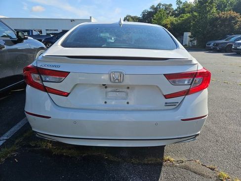 Used 2019 Honda Accord Touring image 9