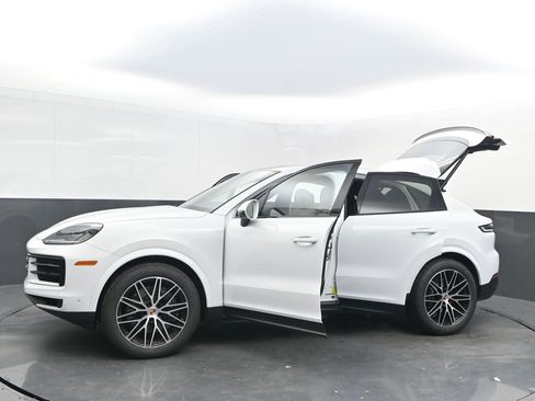 New 2025 Porsche Cayenne image 46